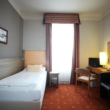 Hotel Paris Marianske Lazne Bagian luar foto