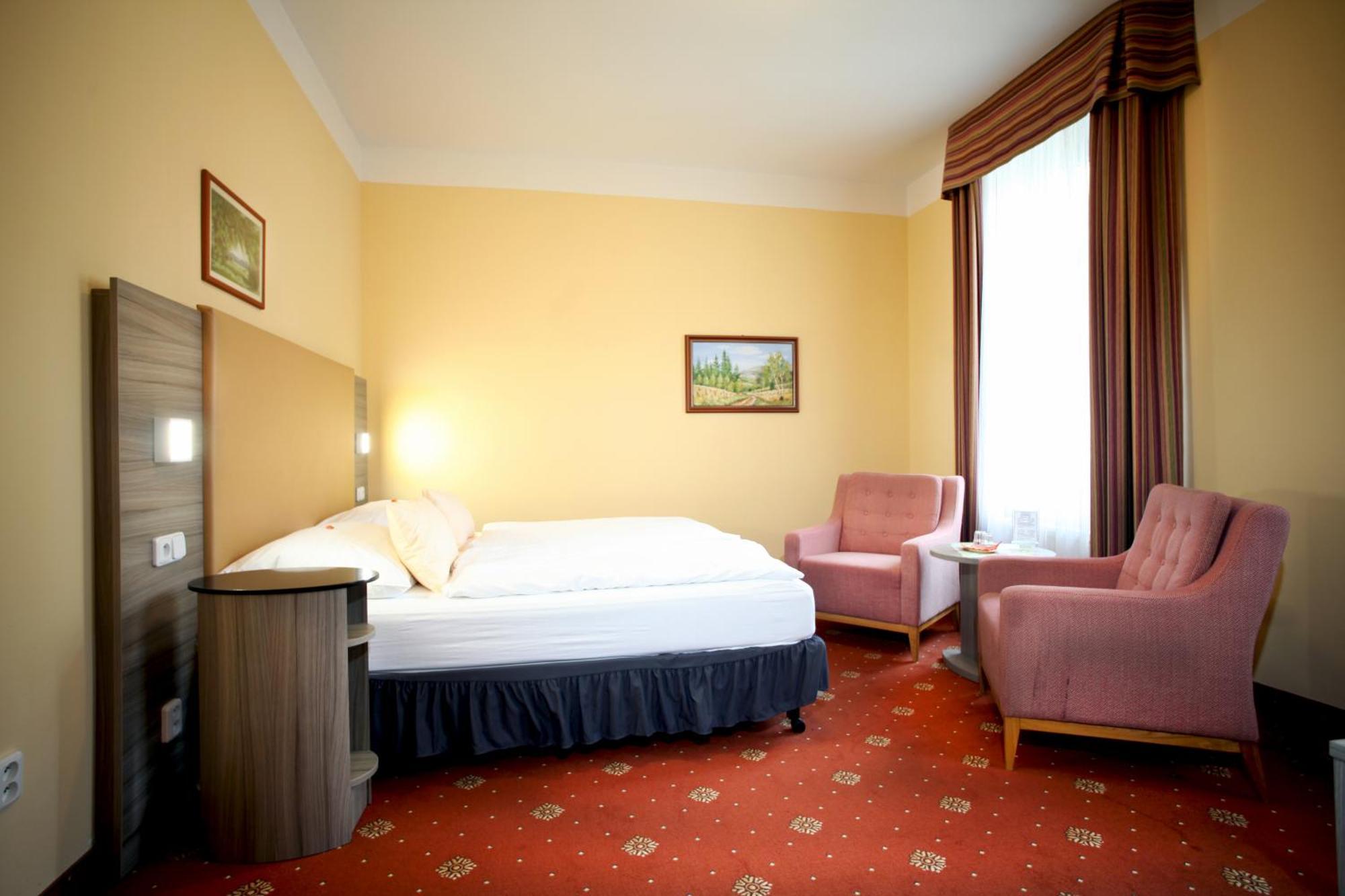 Hotel Paris Marianske Lazne Bagian luar foto