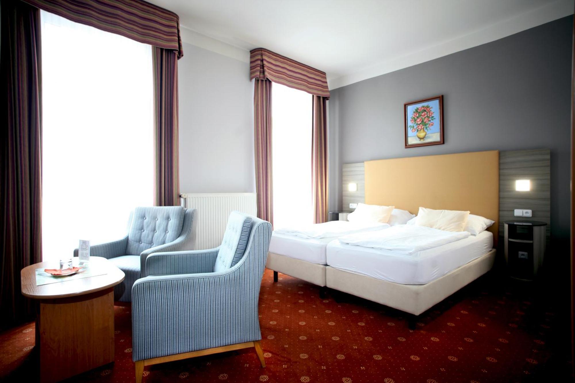 Hotel Paris Marianske Lazne Bagian luar foto